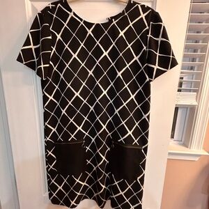Valette Black and White Geometric Shift Dress